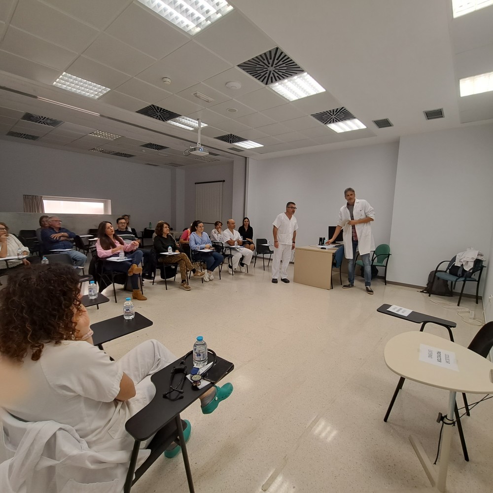 Pacientes y profesionales se dan cita en el V Taller Informativo sobre Psoriasis del Hospital Universitario Poniente