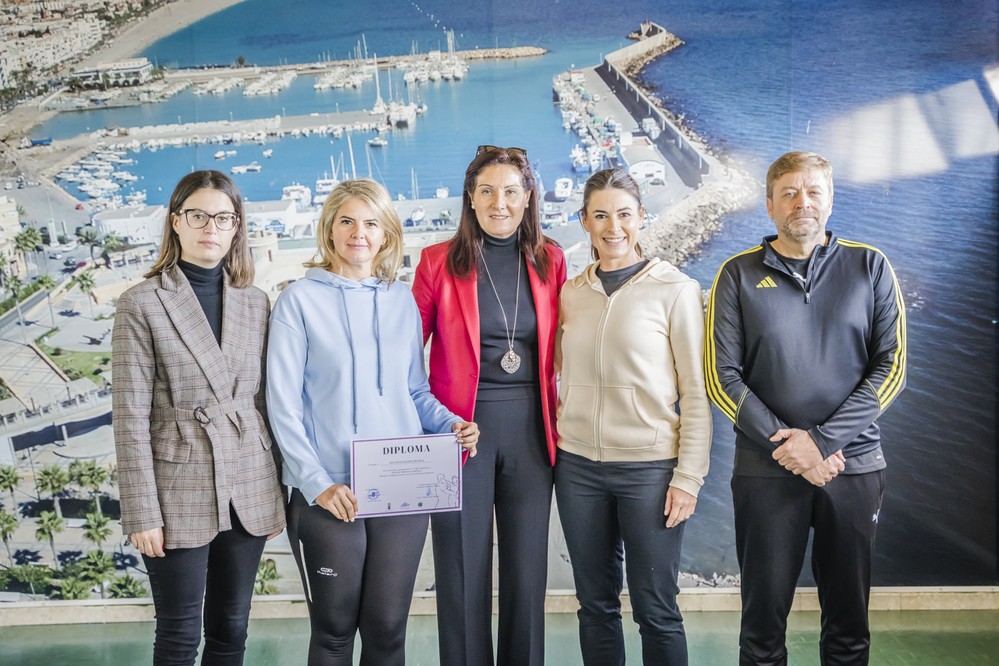 Entrega de diplomas del taller de defensa personal femenina con motivo de las actividades del 25 N