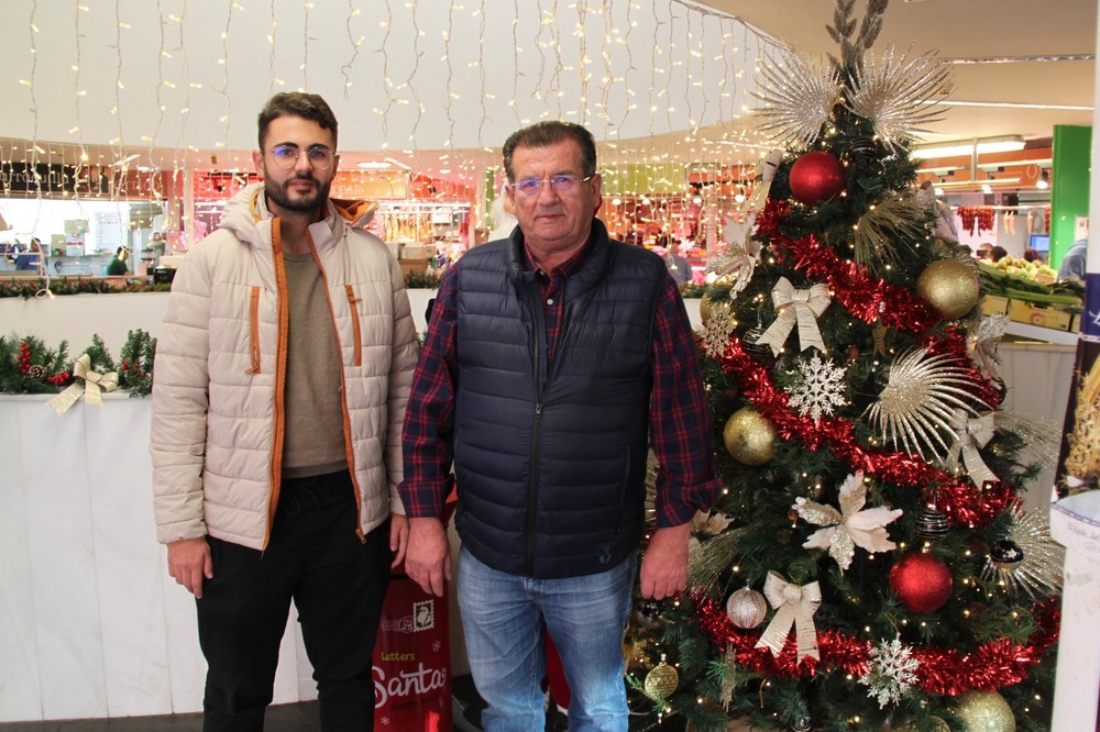 El PSOE anima a los ejidenses a que realicen sus compras navideñas en el comercio de cercanía