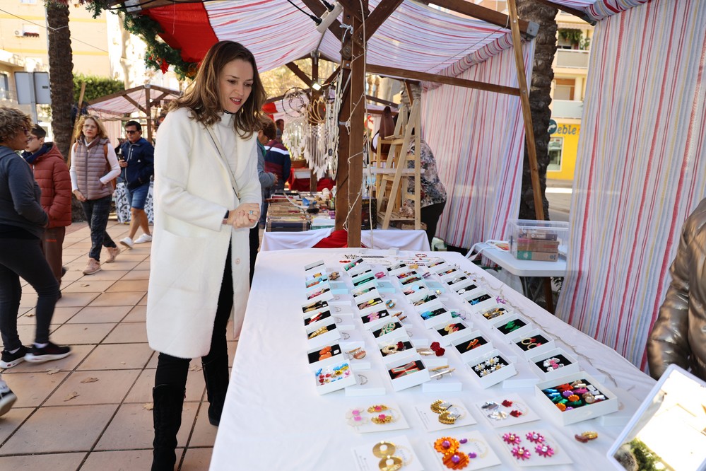 El Mercadillo Navideño fomenta las compras en pleno centro de El Ejido