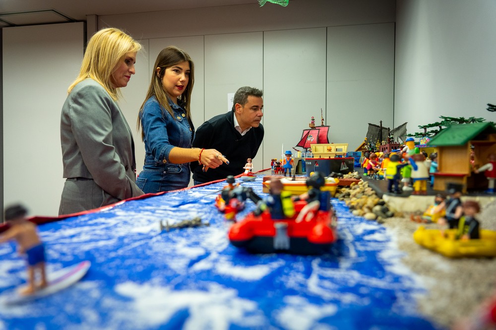 El Aula del Mar se sumerge en las aventuras de los playmobil con una exposición inspirada en el mar