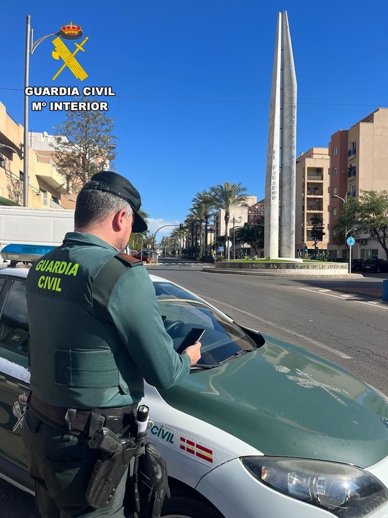 Detienen al autor reincidente de varios robos en Vícar