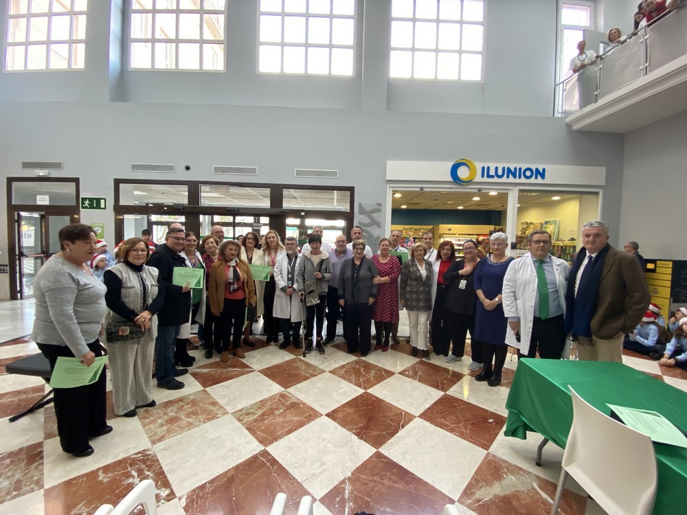 El Hospital Universitario Poniente rinde homenaje a sus profesionales jubilados
