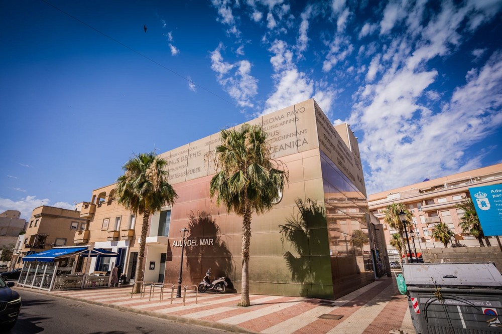 El Ayuntamiento organiza una visita teatralizada familiar en el entorno del Puerto y el Aula del Mar