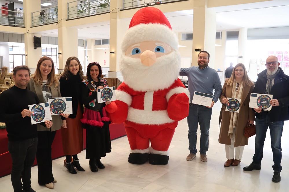 Ke Coquetos y Muebles Romero Hogar ganan el III Concurso de Escaparates de Navidad
