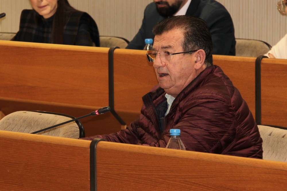 El PSOE vota en contra del “tarifazo” del agua, que conllevará subidas del 30% en los recibos