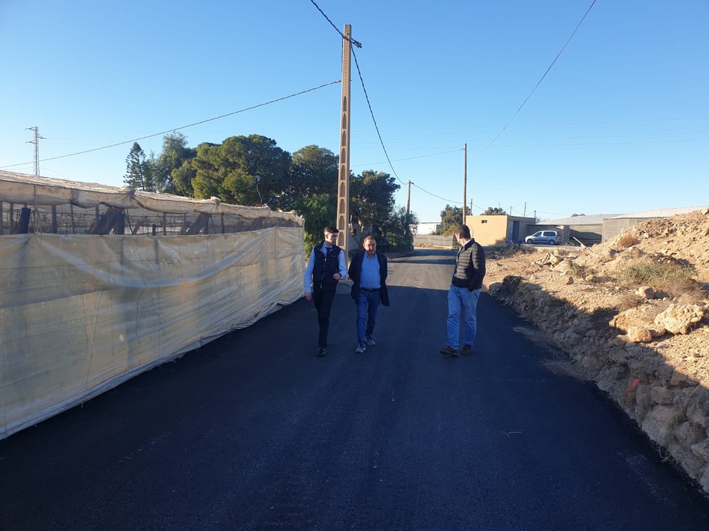 El camino rural La Granja mejora sus prestaciones tras las obras de pavimentación