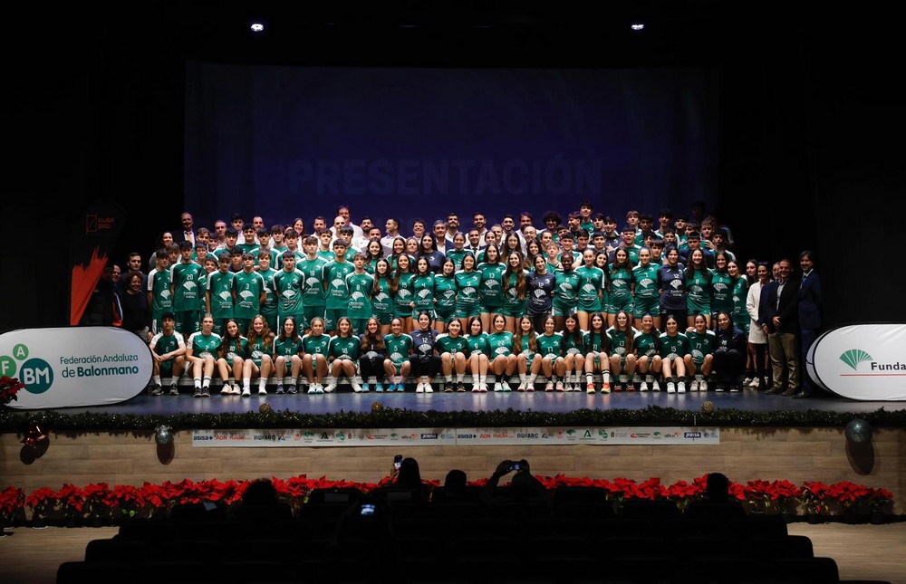 Adra acoge la presentación de las selecciones andaluzas de balonmano que acudirán al Campeonato de España de 2024