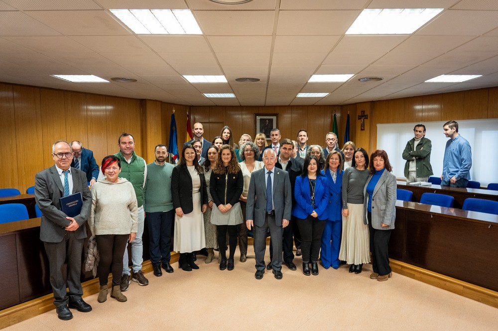 Un total de 23 trabajadores municipales toman posesión de su cargo en el Ayuntamiento de Roquetas de Mar