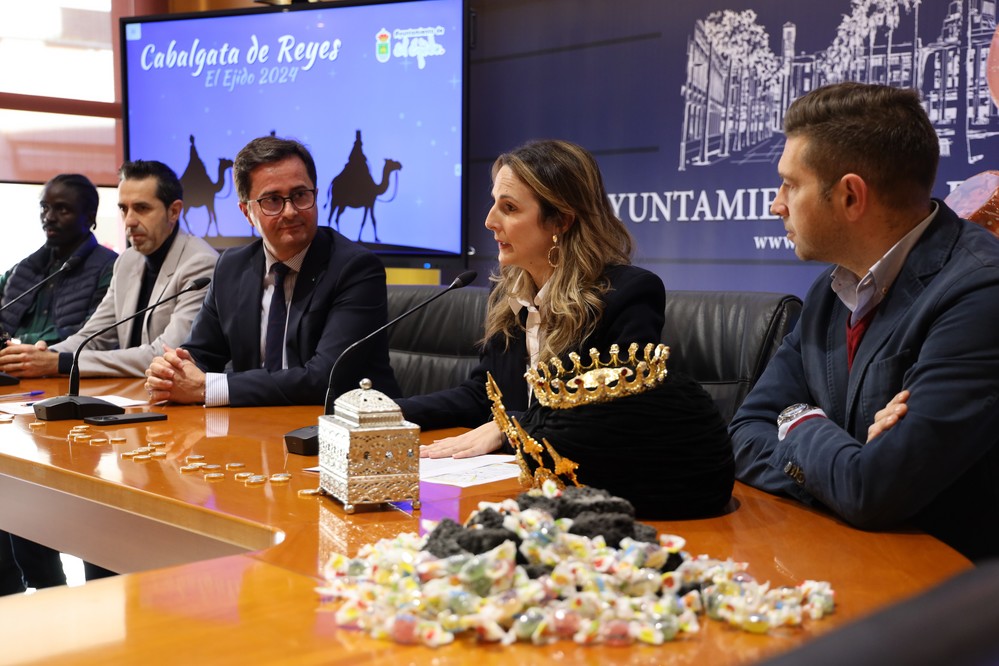 Caramelos con listado de ingredientes y 5.000 pulseras identificativas para la Cabalgata de Reyes de El Ejido