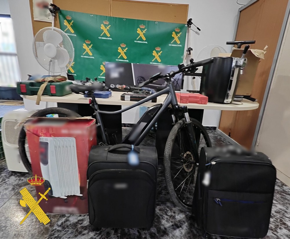 La Guardia Civil detiene en El Ejido a los autores de 10 robos con fuerza en trasteros y ocupación de bien inmueble