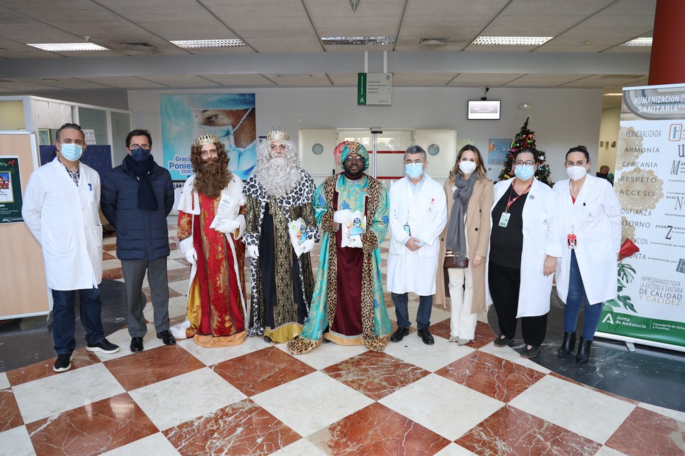 Los Reyes Magos visitan el Hospital Universitario Poniente y el Centro de Estancias Diurnas en El Ejido