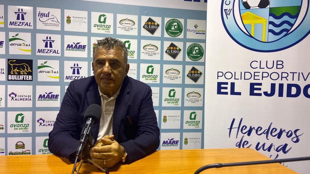 La plantilla del Polideportivo El Ejido denuncia su situación a través de la AFE