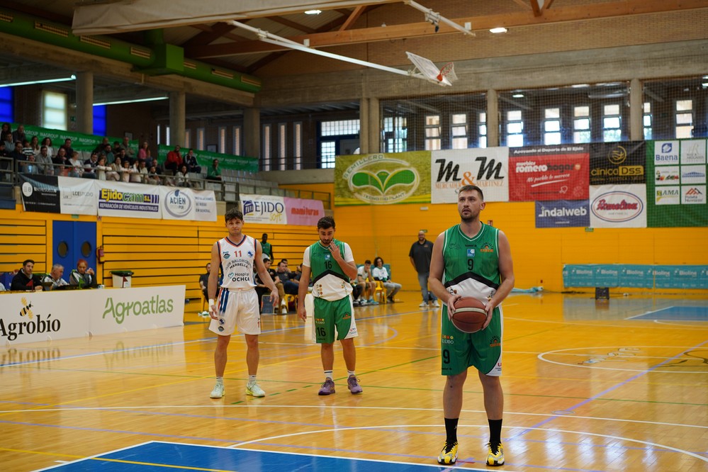 Baloncesto Murgi vence (72-79) en La Línea asestando un parcial de 8-27 con un juego brillante