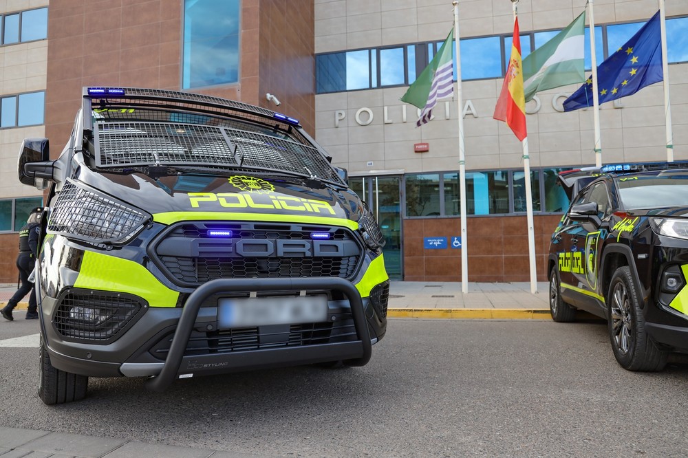 Lo pillan in fraganti tratando de asaltar un local de la Plaza Mayor de El Ejido