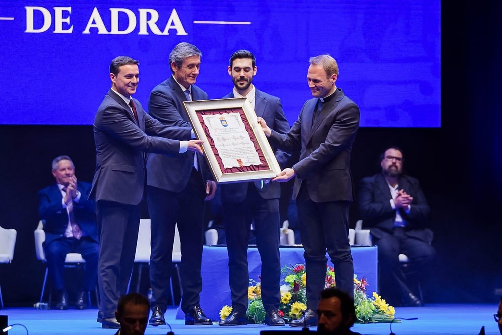 El Auditorio Ciudad de Adra se viste de gala para celebrar el I Día del Municipio ante más de 600 asistentes