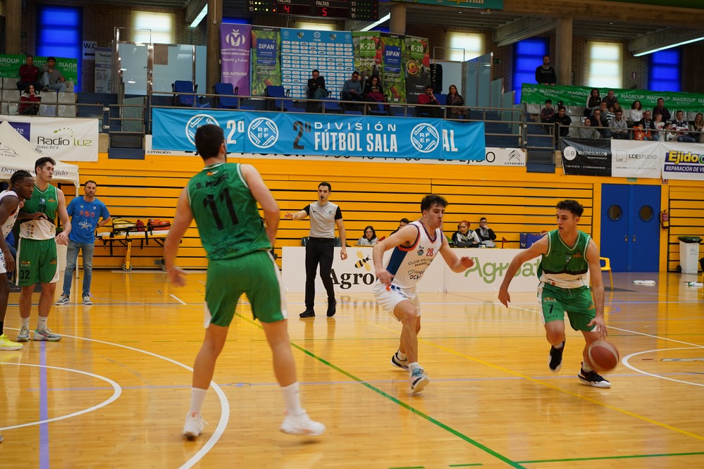 Baloncesto Murgi no sentencia ante La Zubia por culpa de un Devin Wright titánico (82-87)