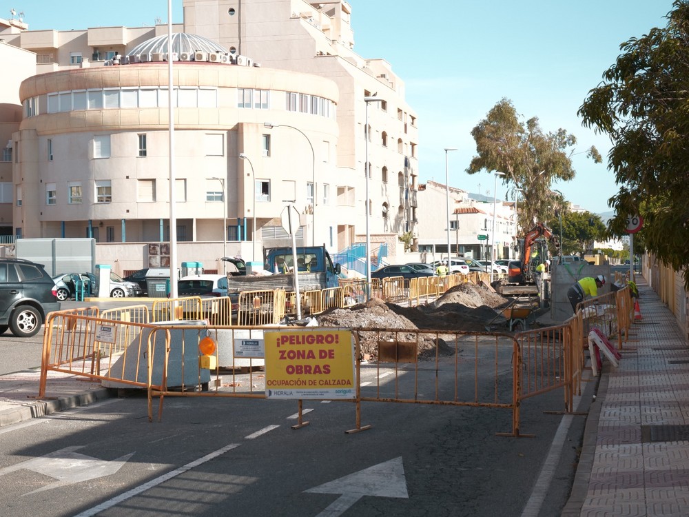 El Ayuntamiento continúa con las obras de renovación y mejora de las redes de abastecimiento de Roquetas