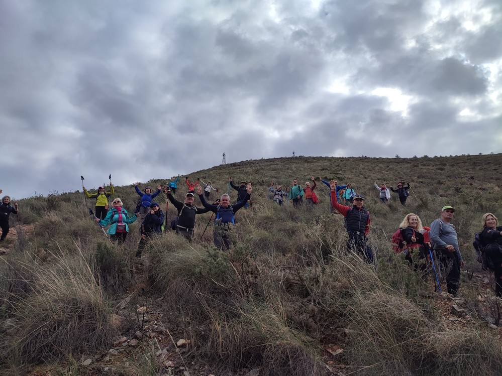 Cerca de cuarenta senderistas conocieron la cara norte de la Sierra de Lújar, en la sexta salida del programa 'Deporte y Naturaleza'