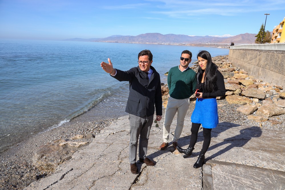 Góngora denuncia que el ‘Estudio para la Recuperación de la Playa de Balerma’ sigue acumulando retrasos y exige a Costas que adopte medidas transitorias de estabilización