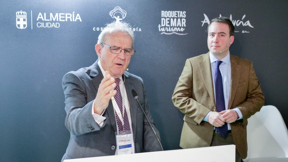 Vícar sorprende en Fitur con “la grandeza de lo histórico, lo cultural, lo paisajístico y la hospitalidad de quienes vivimos en esta gran ciudad”