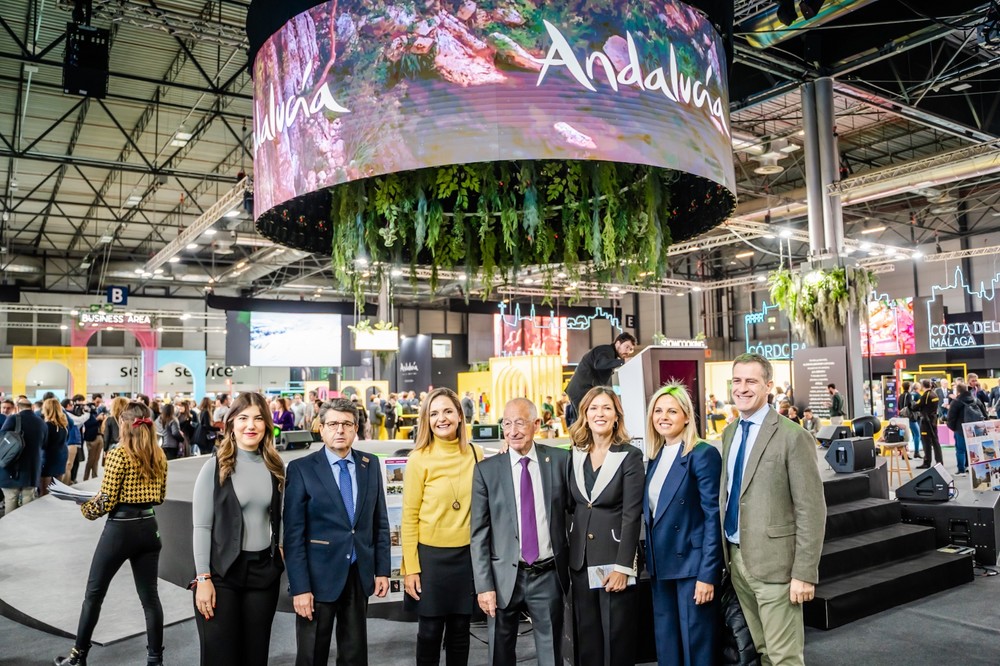 Roquetas de Mar presenta en FITUR una oferta turística enfocada hacia un modelo sostenible, accesible, deportiva y cultural