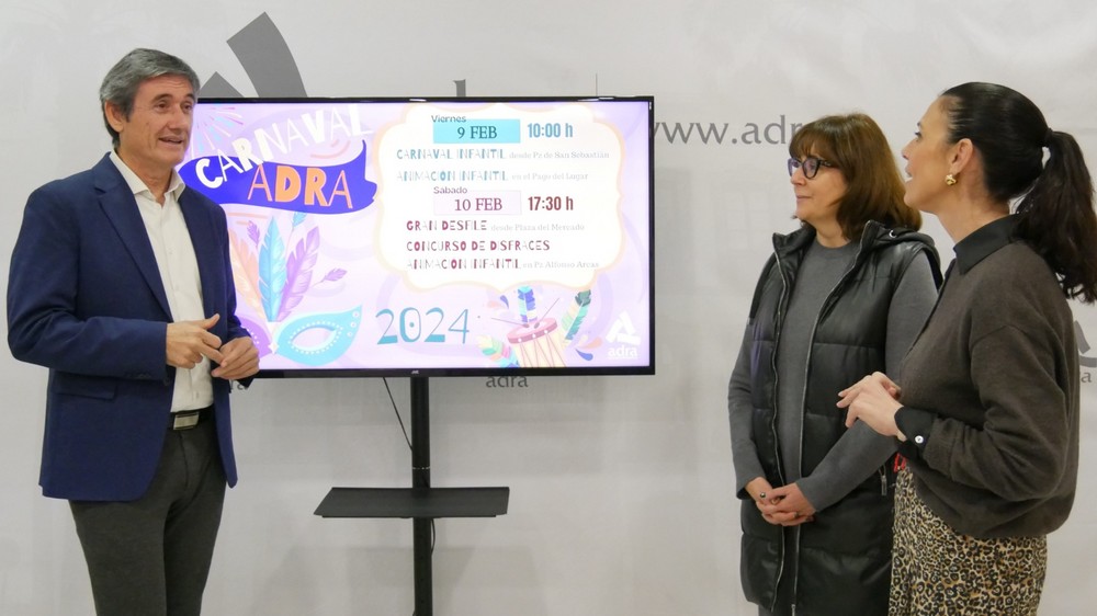 Manuel Cortés presenta la programación de Carnaval en Adra e invita a todos y todas “a disfrutar de esta gran fiesta”