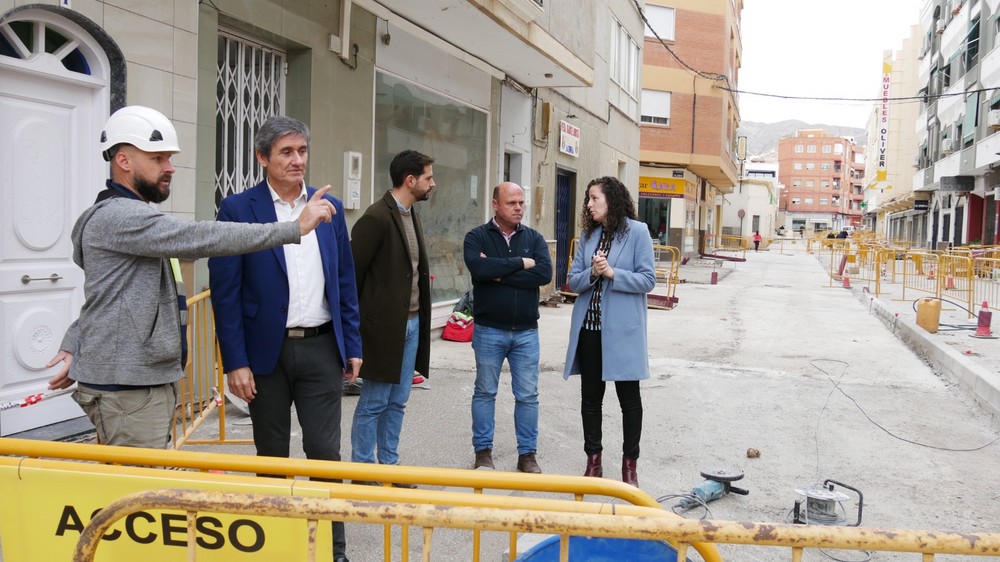 Las obras de reordenación de la Rambla de las Cruces de Adra encaran su recta final