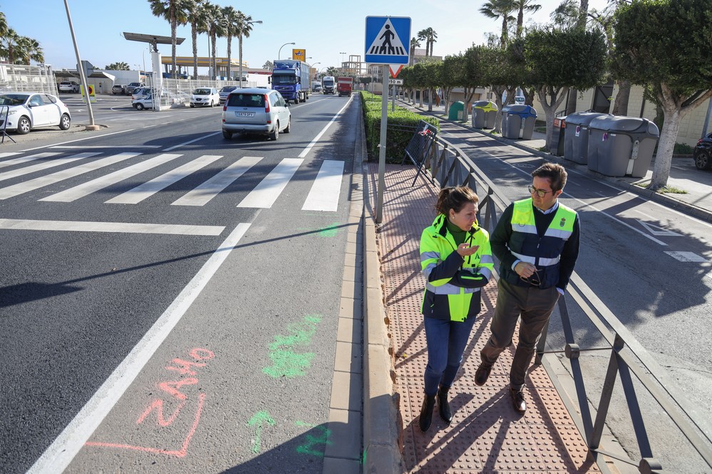 Finalizan los trabajos de asfaltado sonorreductor en la travesía de Las Norias que disminuirá los niveles de ruido