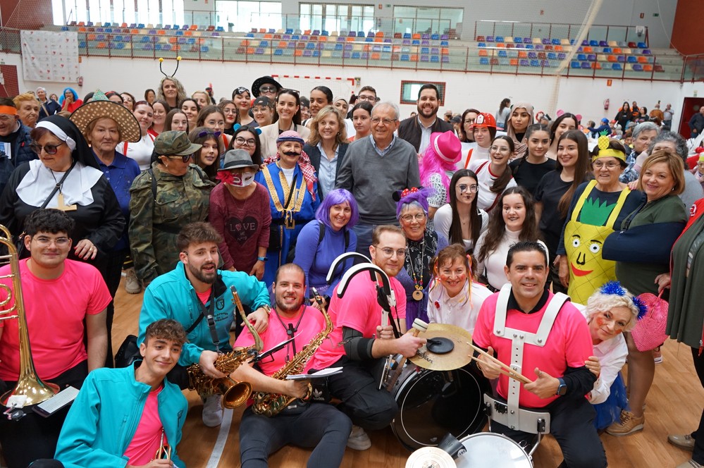  Los mayores de Vícar inauguran el Carnaval con el III Encuentro-Convivencia