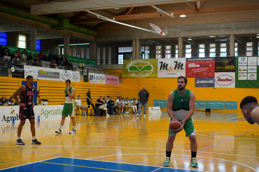 Baloncesto Murgi recibe una avalancha de puntos y cae contra Jaén FS (110-76)