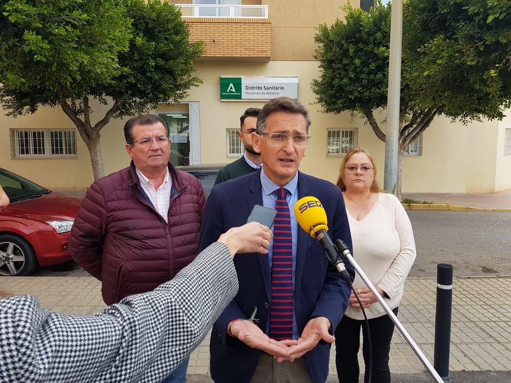 Sánchez Teruel expone en El Ejido los "graves problemas" de la sanidad pública andaluza