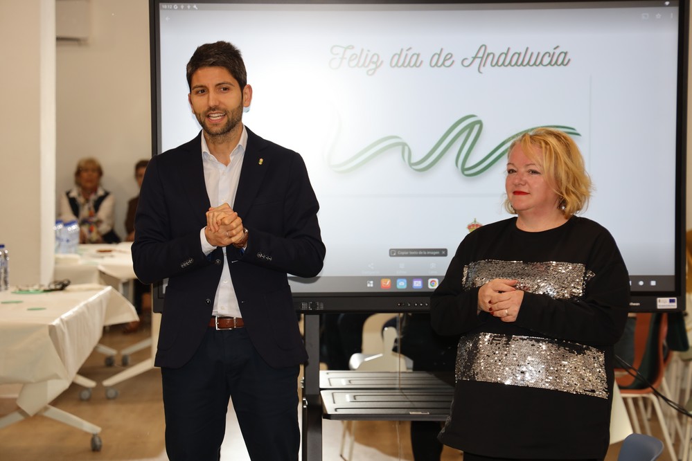  Una decena de asociaciones y colectivos de El Ejido participan en una jornada de convivencia con motivo del Día de Andalucía