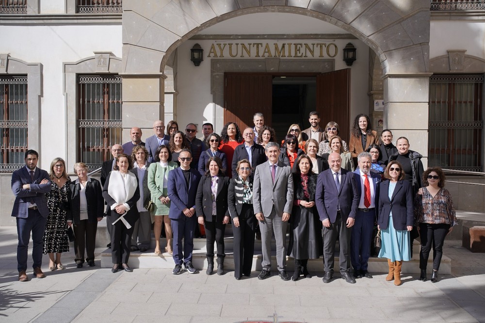 Toman posesión una veintena de empleados públicos del Ayuntamiento de Adra tras el proceso de consolidación