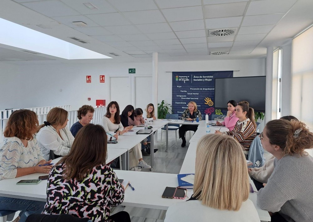 La Mesa de Trabajo de Discapacidad y Empleo de El Ejido analiza los recursos a disposición del alumnado al finalizar la educación obligatoria