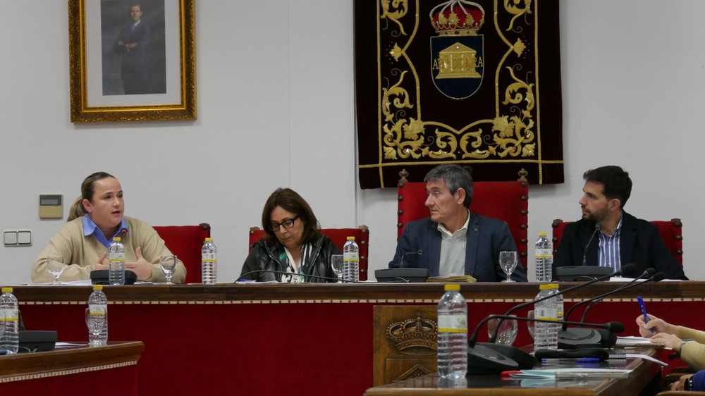 El Ayuntamiento de Adra saca a licitación el contrato de gestión de la Piscina Municipal