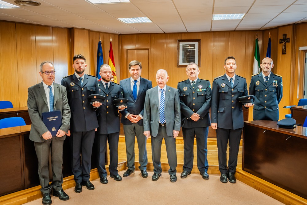 Toman posesión tres policías locales de Roquetas de Mar