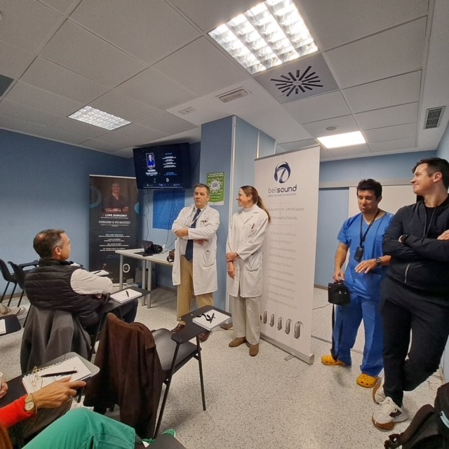 El Hospital Universitario Poniente acoge un curso sobre rinología con cirugía en directo