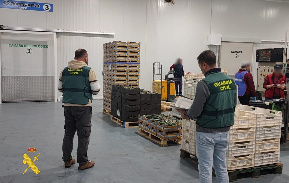 La Guardia Civil desarticula una banda que estafó 130.000 euros a empresas agrícolas