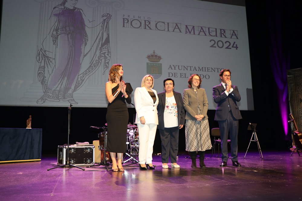 Ana Navas Acién, Ana María Fuentes Castañeda y Carmen Aguilera Lucas, homenajeadas por su relevante trayectoria en los Premios Porcia Maura