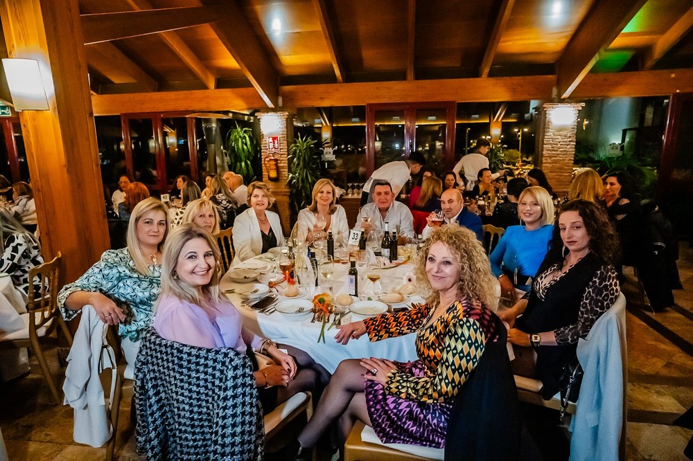 Alrededor de 300 mujeres asisten a la Cena de La Mujer organizada por el Ayuntamiento de Roquetas de Mar