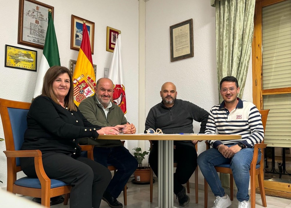 El Ayuntamiento de Dalías recibe al nuevo presidente de la Asociación Músico Cultural Daliense, Hiscio Montoya