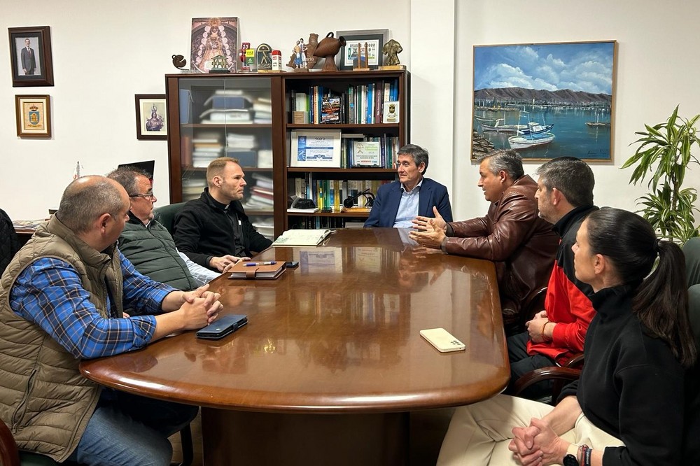 Manuel Cortés se reúne con la Hermandad del Rocío de Almería para organizar la primera pará del Camino 2024