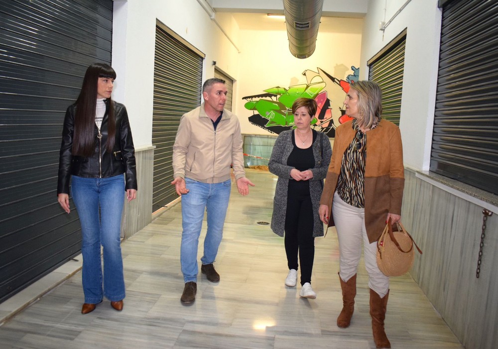 VOX El Ejido solicita la revitalización de las plazas de abastos agilizando la licitación de los puestos
