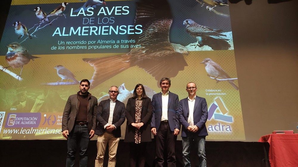 Inaugurada la exposición ‘Las aves de los almerienses’ en el Auditorio Ciudad de Adra