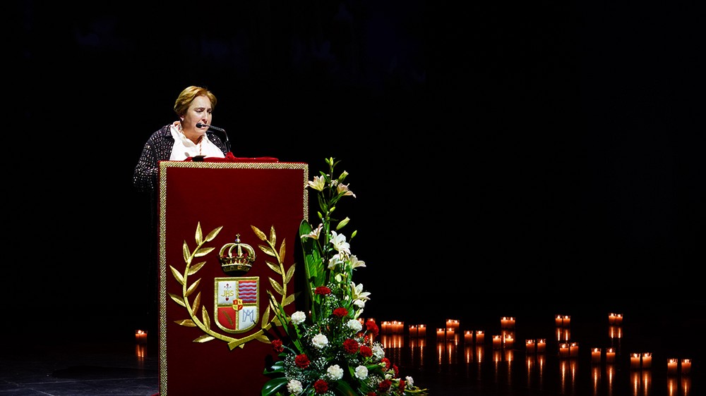 María Barrionuevo pronuncia un pregón de Semana Santa lleno de sentimiento en Berja
