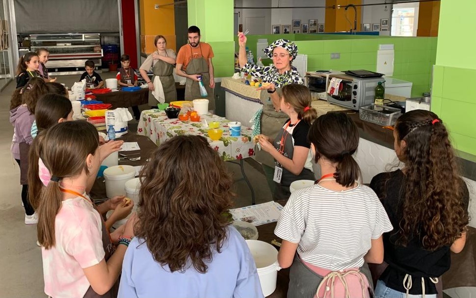 El Mercado de Adra acogerá los talleres de Cocina de Pascua del 25 al 27 de marzo