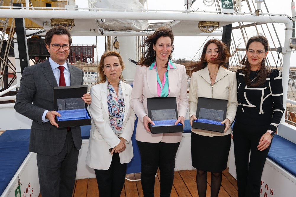 El buque Escuela Cervantes Saavedra amarra en Almería para celebrar el 25 aniversario del colegio SEK International School Alborán