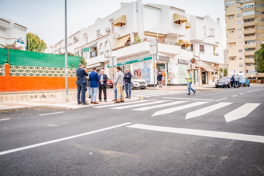 Roquetas acomete mejoras de asfaltado y la seguridad vial en las calles Celindo y Violeta de Aguadulce