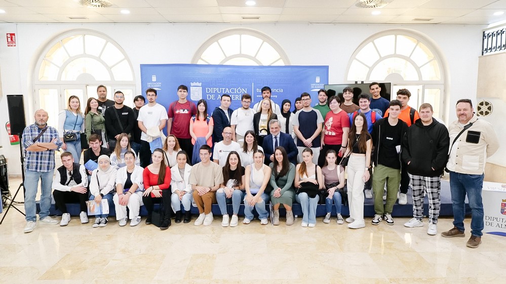 Alumnos de Administración y Finanzas del IES Murgi de El Ejido visitan la Diputación de Almería